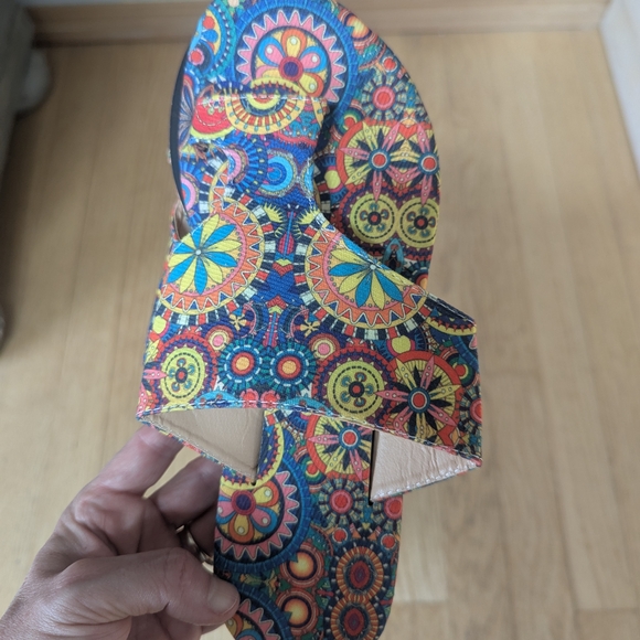Vibrant Patterned Slide Sandals - Picture 4 of 5